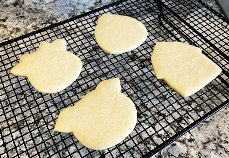 How To Hand Cut Sugar Cookies Easily