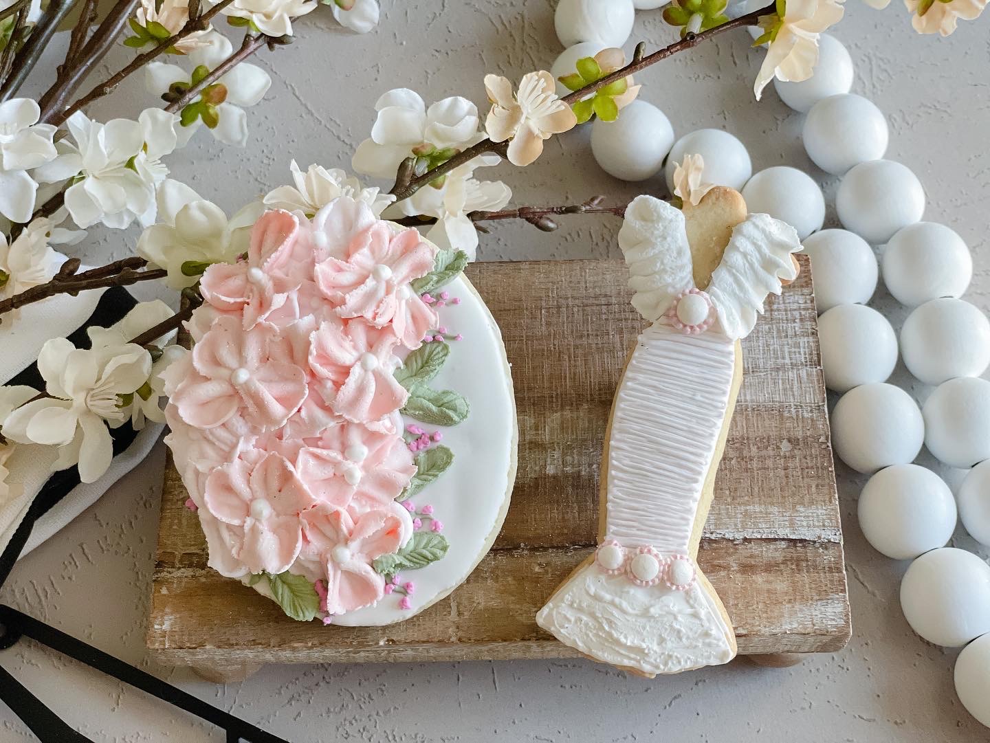 wedding dress cookies