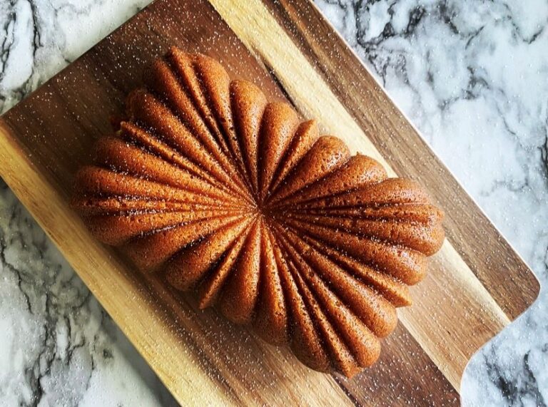 The Most Beautiful Cinnamon Swirl Loaf Cake