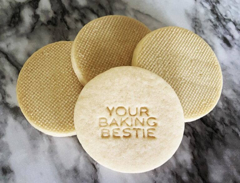 A Pretty Way to Put a Signature on Your Beautiful Cookies