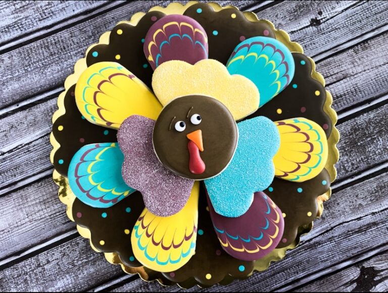 Simple, Yet Beautiful, Thanksgiving Turkey Cookies For a Crowd