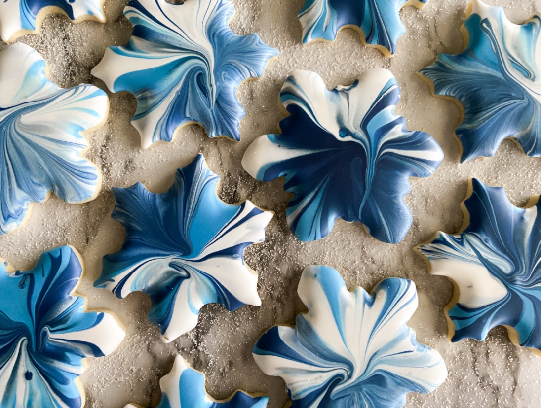 Watch & Learn How To Dip Cookies In Royal Icing for Beautiful Results