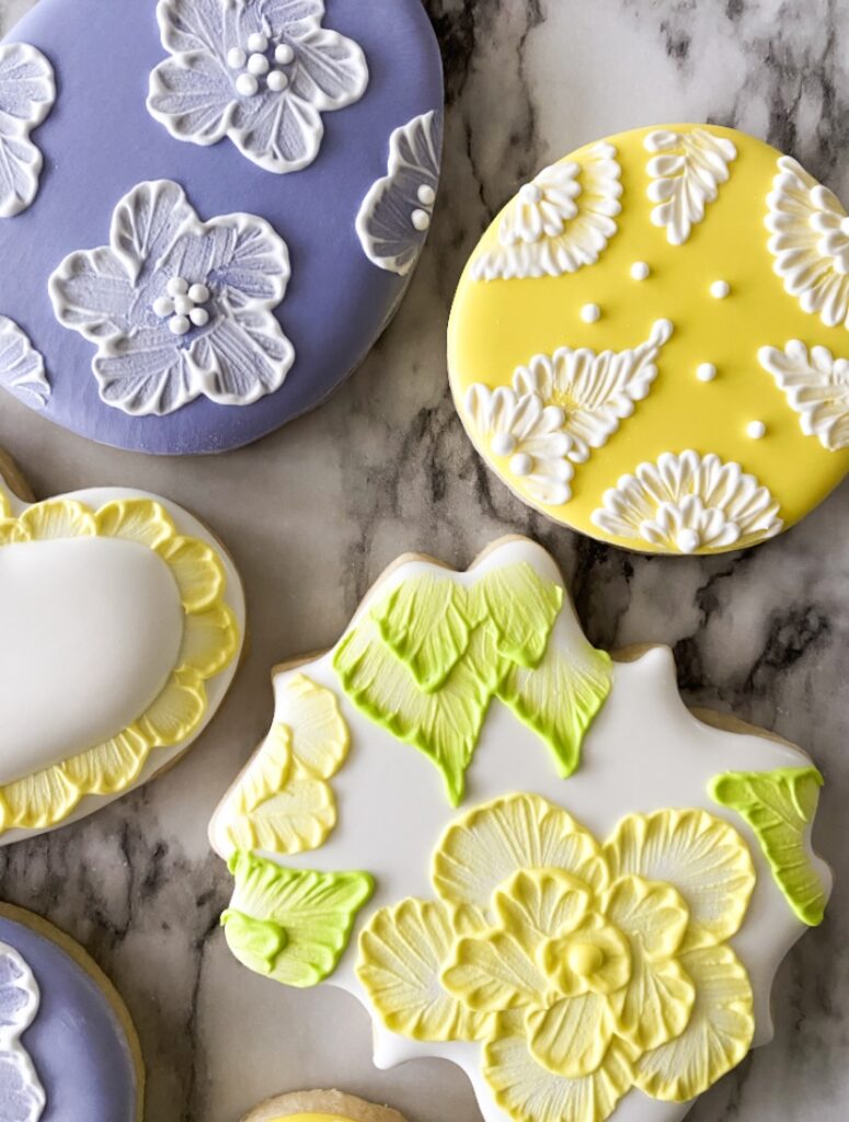 brush embroidery royal icing