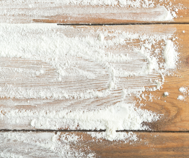 A Quick Lesson in How to Measure Flour For Baking!